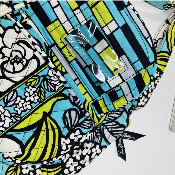Vera Bradley Crossbody with adjustable strap in Island Bloom (retired Aug, 2013) - Picture 4 of 4